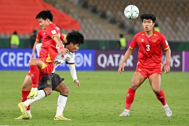 Hình ảnh minh họa các biện pháp bảo mật dữ liệu, bao gồm mã hóa và tường lửa, bảo vệ thông tin người dùng trên dagac3 ứng dụng iOS